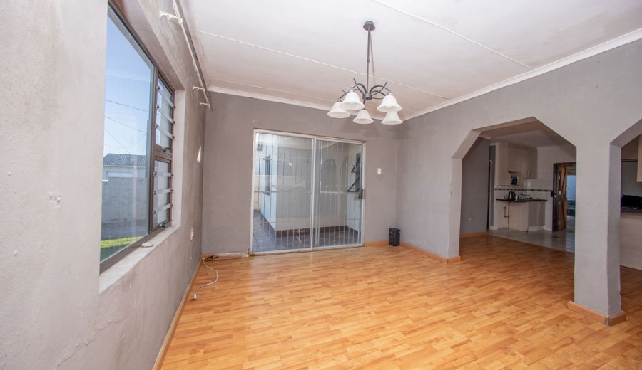 3 Bedroom Property for Sale in Sunnyridge Eastern Cape